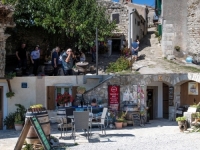 IZBOR GRADONAČELNIKA PREMA DREVNIM OBIČAJIMA: Ovo je najmanji grad u Europi, ima svega 30 stanovnika