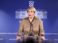 SABORSKA ZASTUPNICA, BEZ DLAKE NA JEZIKU: 'Nakon gaženja se vratio klečati i moliti s ostalim 'muškarčinama' koje...'