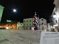PLAKAT KOJI JE NASMIJAO REGION: Advent u Imotskom postao hit na društvenim mrežama