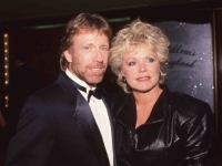 EMOTIVAN OPROŠTAJ SLAVNOG GLUMCA: Umrla je prva supruga Chucka Norrisa, desetljećima su bili u braku