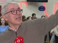 REGIJA BRUJI O BANETU: Učenici na nevjerovatan način ispratili profesora u penziju (VIDEO)