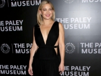 IGRA NA SIGURNO: Mala crna haljina nikada neće izaći iz mode, a Kate Hudson ima model koji to i dokazuje (FOTO)