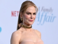 PREPOZNATLJIVA ELEGANCIJA: Tihi glamur Nicole Kidman u haljini koja dobro ide uz ravne cipele (FOTO)