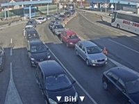POZIV NA STRPLJENJE: Gužve na granicama u BiH, duge kolone vozila u oba smjera