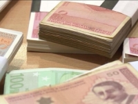 RAČUNICA JE JASNA: Da li ste znali da od 30.000 godišnje zarade vama čisto ostane samo 16.428 KM, ostalo na razne načine uzme država (VIDEO)