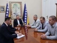 DENIS BEĆIROVIĆ NA SASTANKU SA DELEGACIJOM SAVEZA UDRUŽENJA LOGORAŠA HNK: 'I neprihvatljivo je praviti muzej HVO-a na mjestu gdje je...'