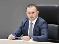 ĆOSIĆ PRAVDA ŠOVINISTIČKI PRILOG NA RTRS-u: 'Ne možemo živjeti izmiješani, svako mora imati svoje 'dvorište''