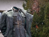 DJELO ČUVENOG HRVATSKOG KIPARA: Oštećen najveći spomenik Josipa Broza Tita na svijetu (FOTO)