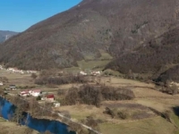 ZLATNA GROZNICA U BH. OPĆINI: 'Buše tokom noći pod reflektorima, mještanima nije ništa javljeno!'