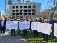 PROTESTI PRED KANTONALNIM SUDOM U TUZLI: 'Nećemo stati na ovome, idemo do kraja'