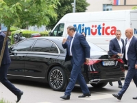 'KADA MOŽE GRAĐANINA DODIKA, ZAŠTO NE MOŽE MENE': Poznati advokat ne odustaje od namjere da Dodikovim službenim mercedesom ode na slavu kod kuma