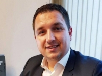 MINISTAR ČASTIO SVE: Kako je Lučić 'peglajući karticu' rješavao dugove u kafani!