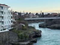 BURNO U HERCEGOVINI: Dojave o bombama u školama u Mostaru, učenici evakuirani