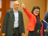 URNEBESNO NA DRUŠTVENIM MREŽAMA: Objavljena kompilacija gafova političara iz RS-a koja je sve nasmijala (VIDEO)