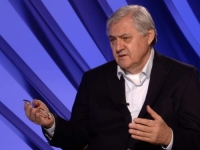 SAFET ORUČEVIĆ ŽESTOKO REAGIRAO: 'Stid me je kada vidim naše predstavnike u društvu radikala Primorca i Zovko'