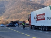 SAOBRAĆAJNA NESREĆA NA MAGISTRALNOM PUTU: Povrijeđene dvije osobe, saobraćaj potpuno obustavljen