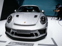 PODACI IZ UIO BiH: U BiH stigla dva Porschea ukupno vrijedna milion KM, najskuplji auto uvezen prošle godine bio je...