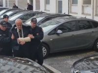 NOŽEM USMRTIO DVIJE OSOBE: Monstruozni ubica priveden na saslušanje