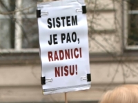'SISTEM JE PAO, ALI RADNICI NISU': Protest prosvjetnih radnika ispred Vlade KS
