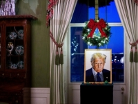 DOM JE TAMO GDJE JE SRCE: Prva dama Amerike pokazala božićni ambijent u Bijeloj kući (FOTO)