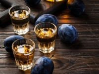 ISTRAŽIVANJE POKAZALO: U Bugarskoj opada potrošnja domaće rakije