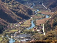 LOV NA ZLATO U TIŠINI: Noćna bušenja, reflektori i ispumpavanje rijeke – mještani bijesni, strahuju od rudnika