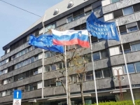 DOK JE VLAST BiH PUSTILA BHRT DA PROPADA: Vlada sufinansira programe RTV Slovenija