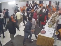 MASOVNA TUČA NA SVADBI: 'Zakuhale' porodice mlade i mladoženje - razlog je bizaran (VIDEO)