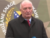 MINISTAR HELEZ IZ KASARNE RAJLOVAC POSLAO JASNU PORUKU: 'Oružane snage će uvijek biti spremne braniti BiH'