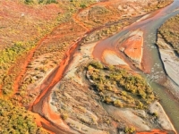 ZABRINJAVAJUĆI PRIZORI: Rijeke Aljaske obojene u narandžastu boju (FOTO/VIDEO)