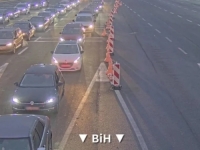 STIŽE DIJASPORA: Duge kolone vozila na ulazu u BiH