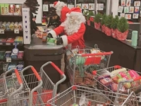 NEVJEROVATNO: Djeda Mrazovi opljačkali prodavnicu a ona poslali ZNAKOVITU PORUKU (FOTO)