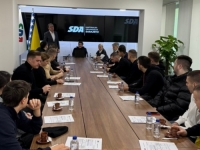 DOBRODOŠLICU IM POŽELJELI KAPIDŽIĆ, IZETBEGOVIĆ I AVDAGIĆ: Odboru Centar SDA pristupilo 17 mladih ljudi