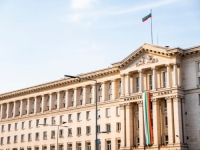 ŠTA TO PADA? PADA VLADA: Ostavka premijera i ministara u ovoj evropskoj državi nakon brojnih protesta oko...