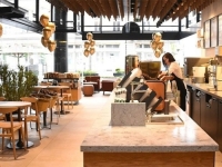 ODLUKA JE PALA: Popularni lanac zatvara na stotine svojih kafića, razlog je...