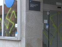 SVE VIŠE NETRPELJIVOSTI: Pokrenut postupak protiv muškarca koji je na zgradi Ministarstva kulture iscrtao svastike