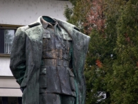 UNIŠTENJE PREDMETA OD POSEBNOG KULTURNOG ZNAČAJA: Muškarcu koji je otkinuo glavu kipu Tita prijeti dugogodišnji zatvor