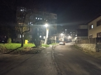 DRAMA U TUZLANSKOM NASELJU: Poznat identitet povrijeđenog muškarca, policija privela osumnjičenog