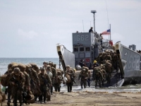 AMERIKANCI ISKRCALI TEŠKU OPREMU NA KARIBIMA: Priprema se napad na Venecuelu?