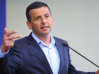 VUKANOVIĆ U NEVJERICI: 'Posebno me je razočarala i iznervirala činjenica da je on grlio i ljubio Stanivukovića...'