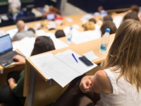 HIT NA INTERNETU: Studentica kazala profesoru da će učini baš sve samo da položi ispit...