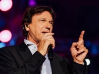 SKROMNI ZAHTJEVI ZDRAVKA ČOLIĆA: Nema kavijara, nema luksuza – evo šta legendarni pjevač zahtijeva prije izlaska na binu!