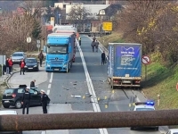 SAOBRAĆAJNA NESREĆA KOD ZENICE: U sudaru kamiona i putničkog vozila ima povrijeđenih