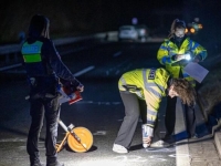HOROR NA CESTI: Ženu udario automobil, nakon toga je pregazila još tri automobila