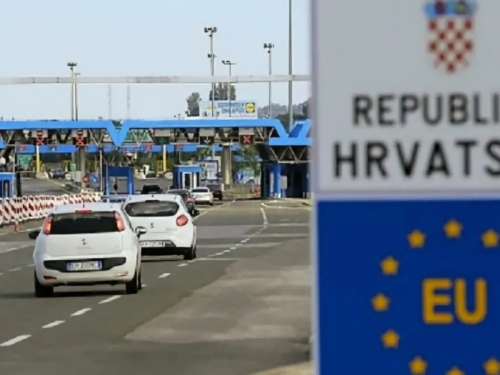 BEZ OVOG PAPIRA DIJETE MOŽE OSTATI NA GRANICI: Roditeljska saglasnost ponovo pravi probleme putnicima