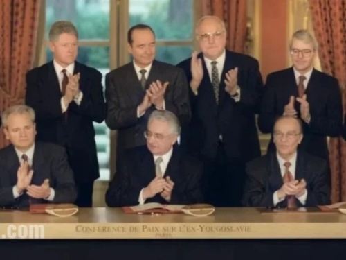 OPOMENA IZ BOSNE ZVANIČNOM KIJEVU: 'Dejtonski sporazum je gorka lekcija za mir u Ukrajini – Bolje loš mir nego dobar rat'