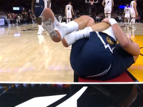 MUK U DVORANI: Nikola Jokić doživio tešku povredu, strahuje se od najgoreg scenarija...