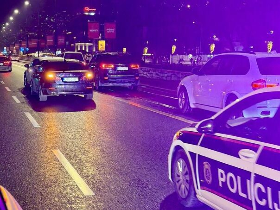 ODMAH SE FORMIRALE KOLONE: U centru Sarajeva se sudarila dva automobila (FOTO)