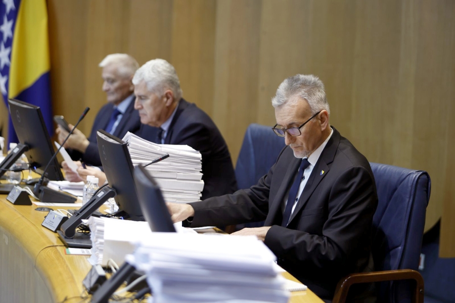 NIJE USVOJEN NI DNEVNI RED: HDZ i SNSD potpuno blokirali Doma naroda BiH | Slobodna Bosna