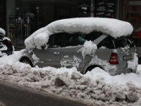 TRIK KOJI MIJENJA SVE: Dva sastojka i više nikada nećete imati led na prozorima